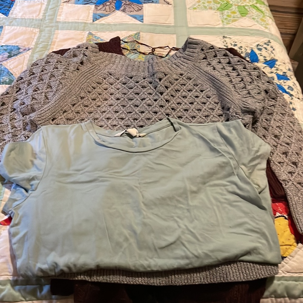 3 shirt bundle size small
